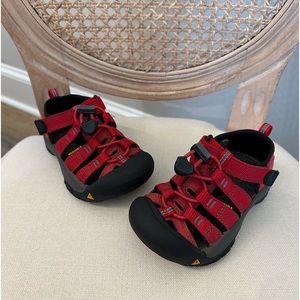 Keen Sandals Toddler Size 8 Red